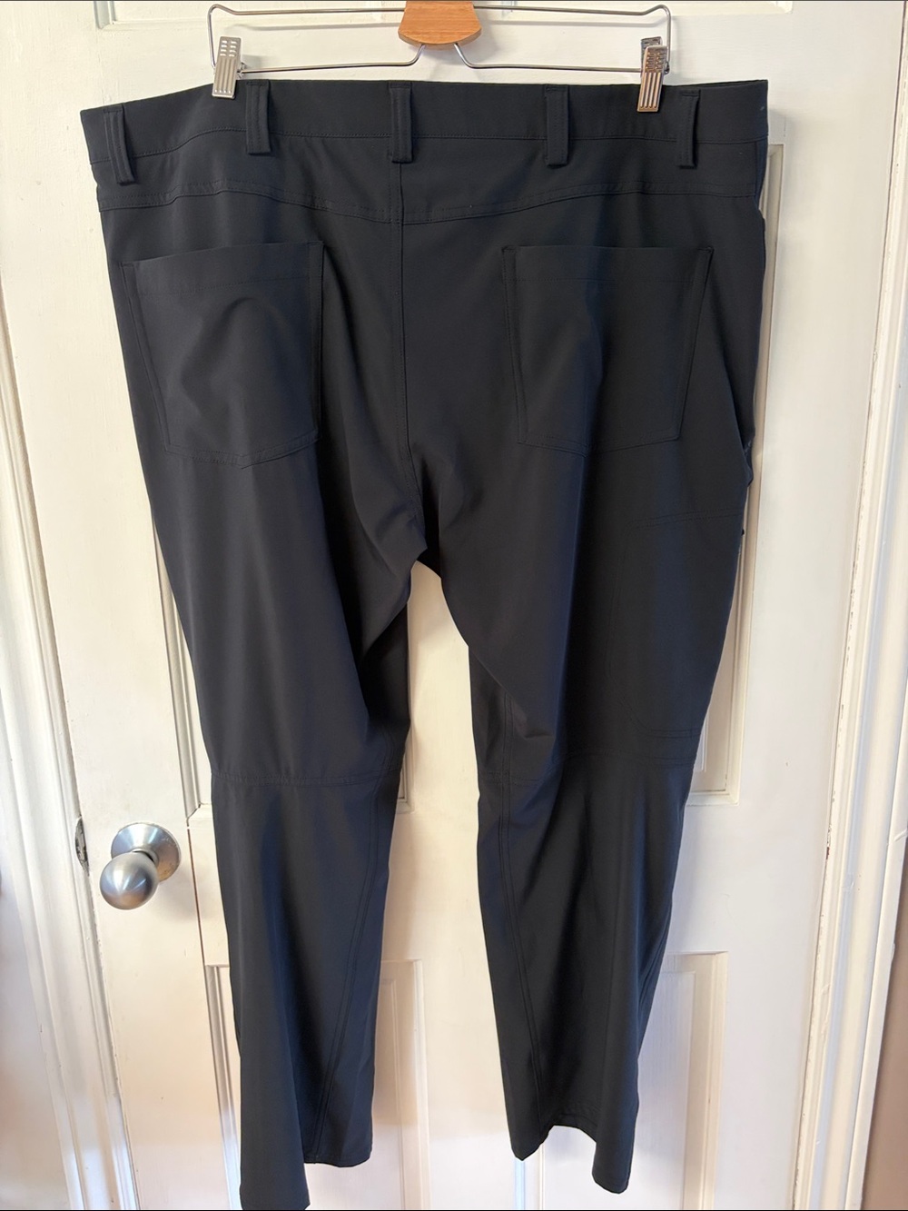 Under Armour Men’s Loose Fit Tactical Flex Pants in black size 44X30 - Picture 6 of 15